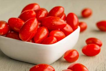 Tomato 'Cupid 'Red Grape' 3.5"