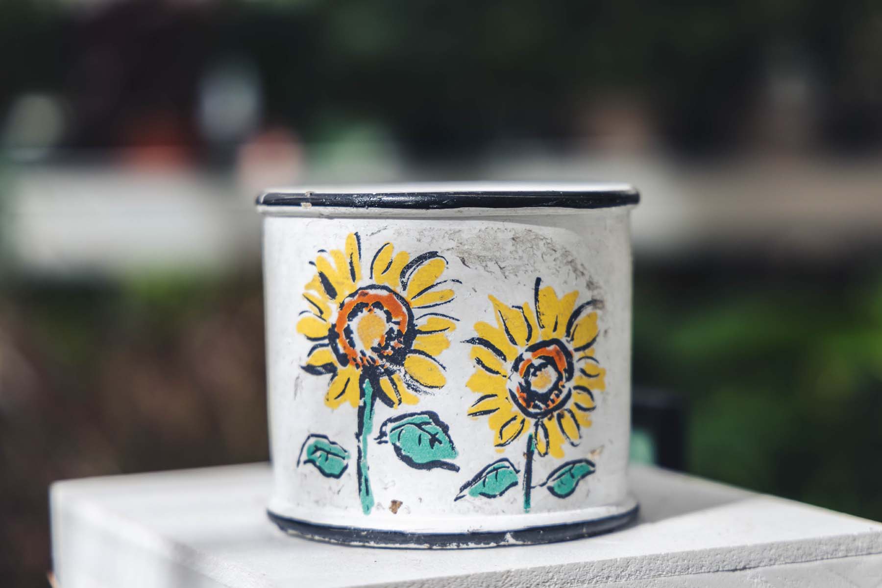 4.5" Sunflower Cache Pot