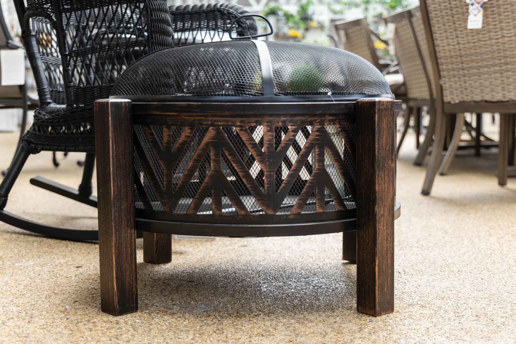 Wood Burning Fire Pit 28-in 'Mason'