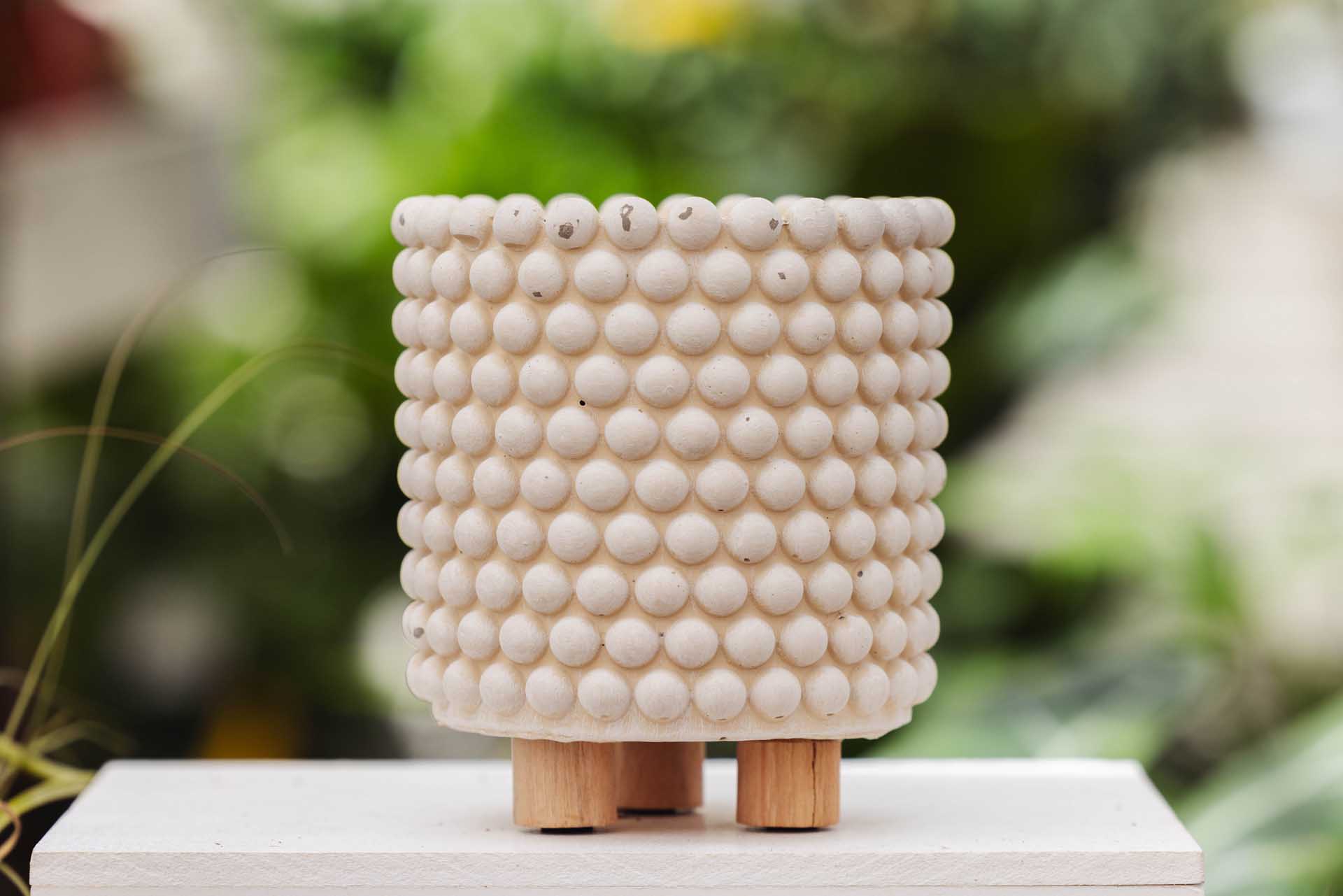 4" Hobnail Cache Pot with Feet