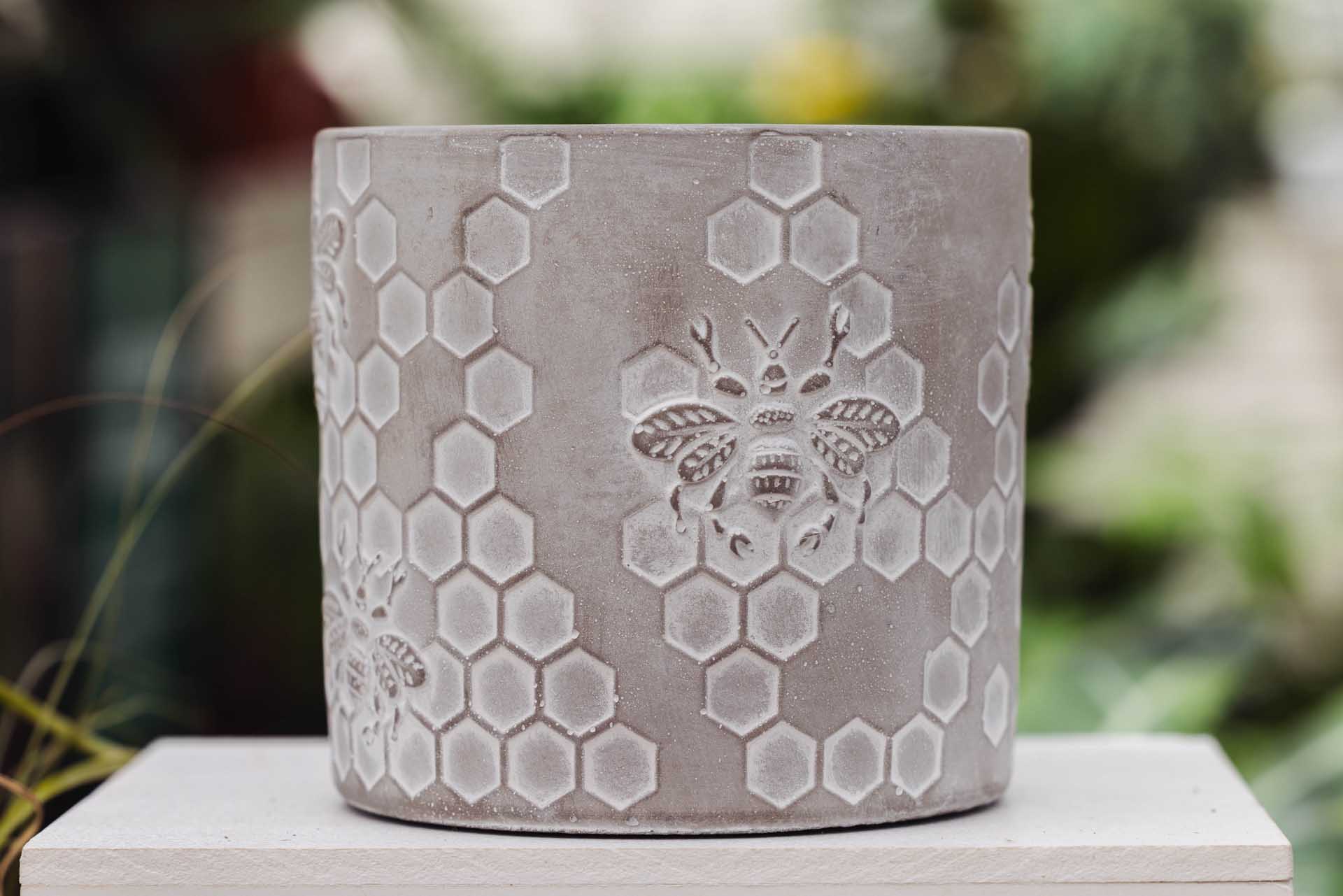 5.5" White Wash Bee & Honeycomb Planter