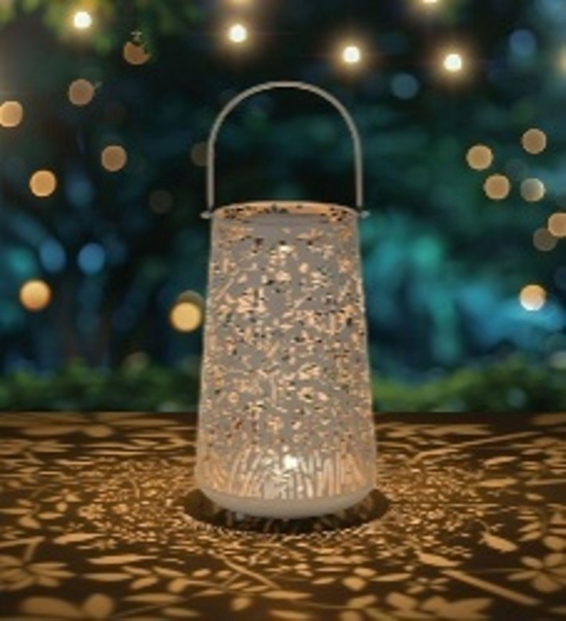 Whte Pastel Solar Shadow Lantern