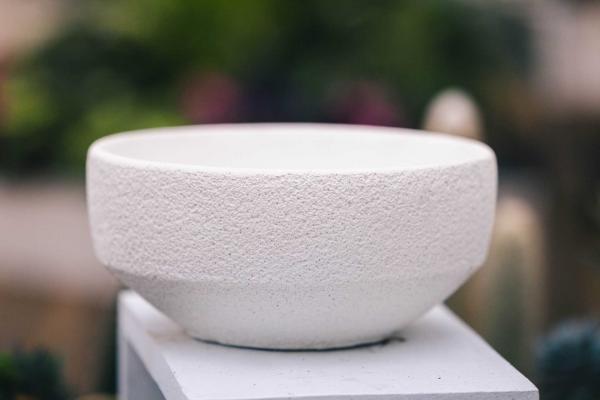 8.7" White Textured Dish Cache Pot