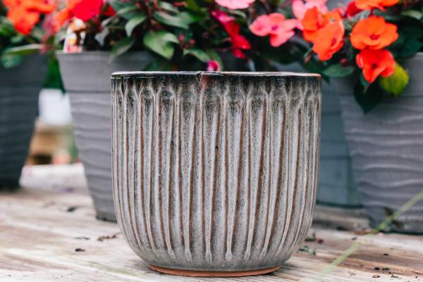 15" Tiger Skin Vertical Lined Round Pot