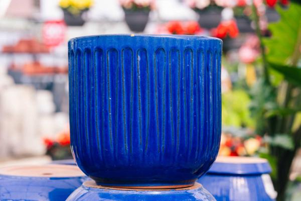15" Blue Vertical Lined Round Pot